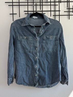 Love Notes Women’s Denim Button Up Shirt Medium